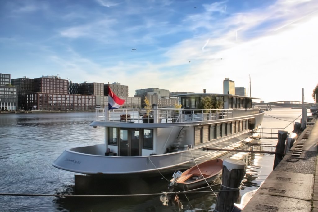 Alojarse en una casa barco en Amsterdam